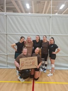 Iltapäivän pronssijoukkue PalloPöllöt oli kotijoukkueelle tuttu vastustaja jo viime kesän Salo Volleysta.